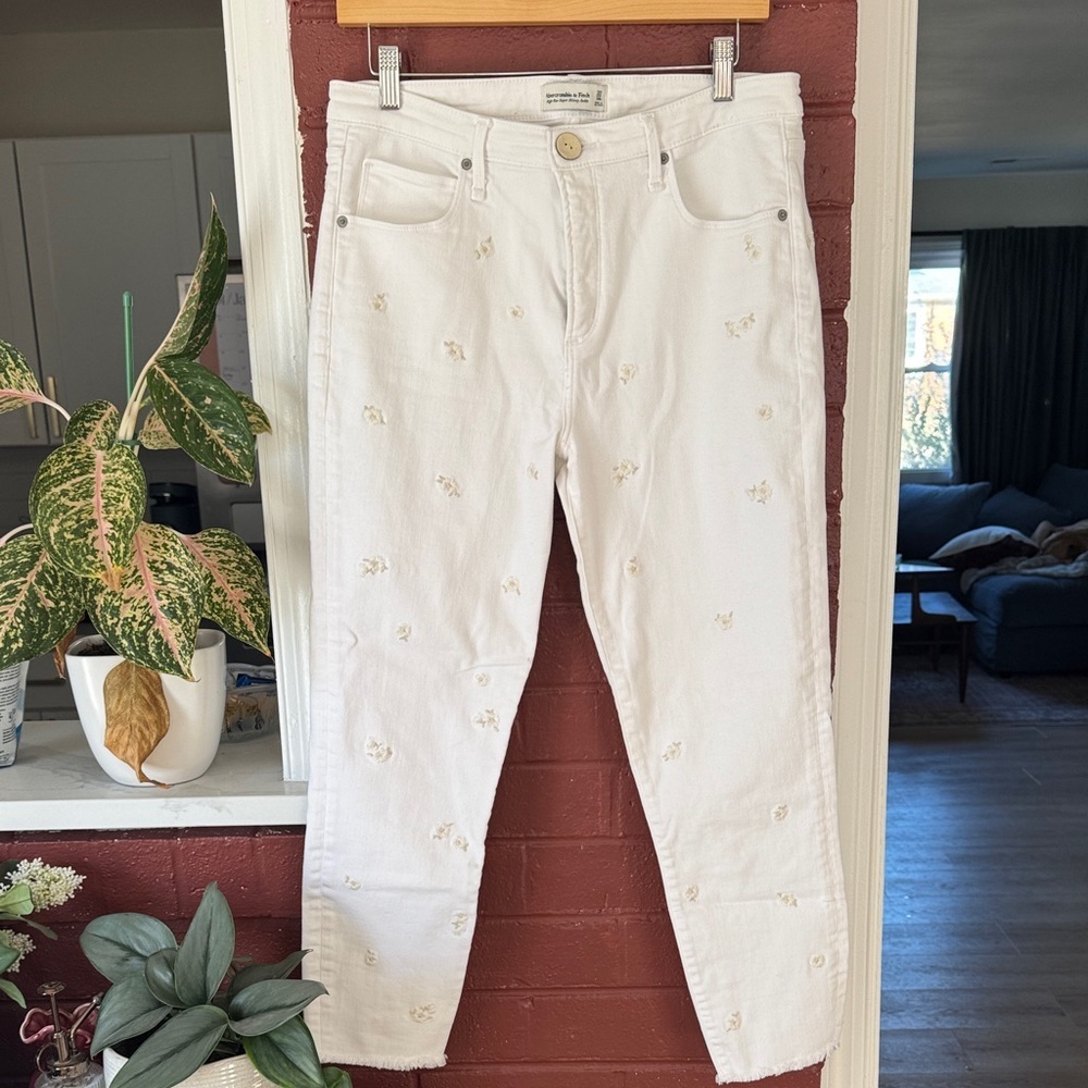 Abercrombie & Fitch White Floral Embroidered Jeans